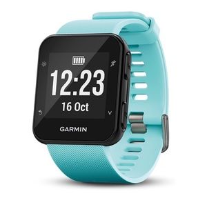 Garmin forerunner 35 in frost blue